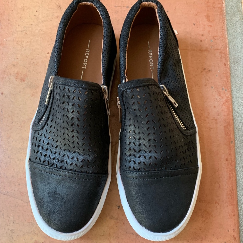 EUC Report Akiara Black Zipper Accent Shoes